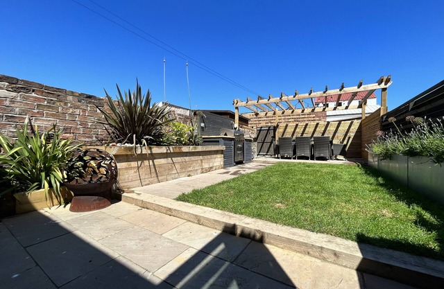 WESTREACH is a 4 Bedroom, all en-suite sleep 8 Townhouse