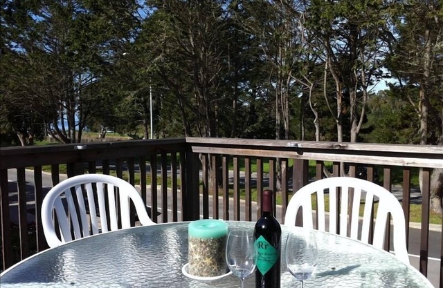 Westside 3 BR + Loft Elle donne sur Natural Bridges Beach. Super pour les familles!