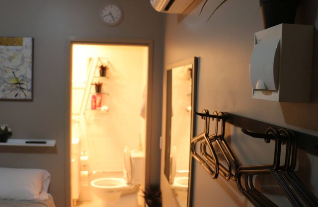Westside Studio Apartments Room 5 (Petite Chambre)