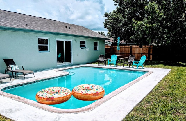 "Wet Feet Retreat" Pool Home