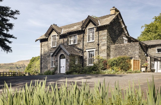 WETHERLAM, pet friendly, with open fire in Grasmere