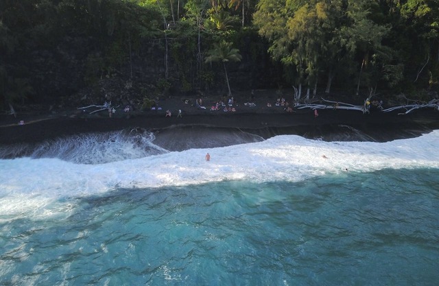 Whale House w / AC @ Kehena Beach, Hawaii (Oceanfront)