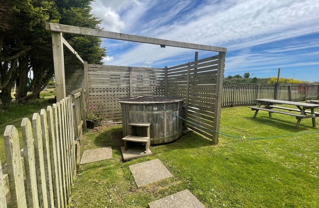 Wendron House - a lodge that sleeps 8 guests in 4 bedrooms