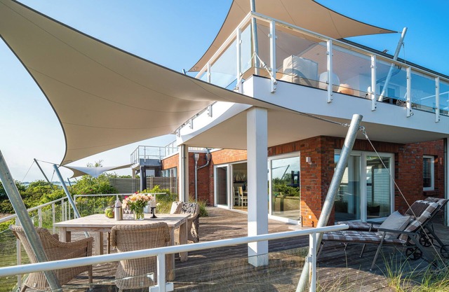 Vacances avec Hafenkino - luxe en situation d'eau directe, grande terrasse, sans obstacle