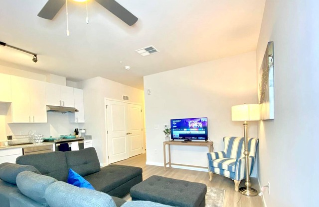 👩‍🦽Wheelchair Accessible ✨💫Studio W/ Free Parking 🚗