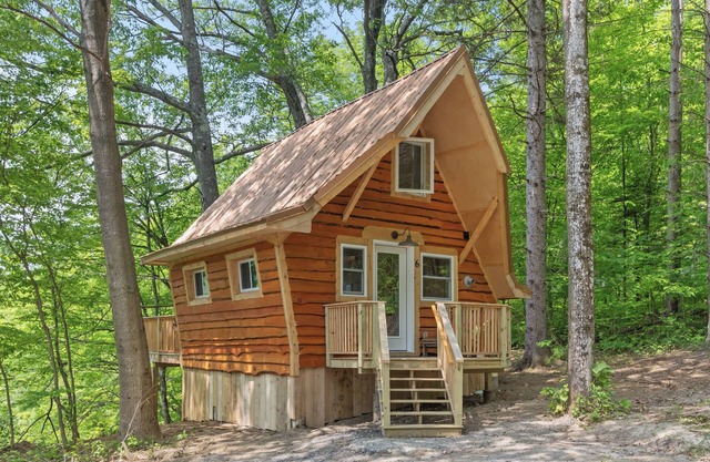 Whimsical Vermont Cabin w/Hot Tub & Mountain Views