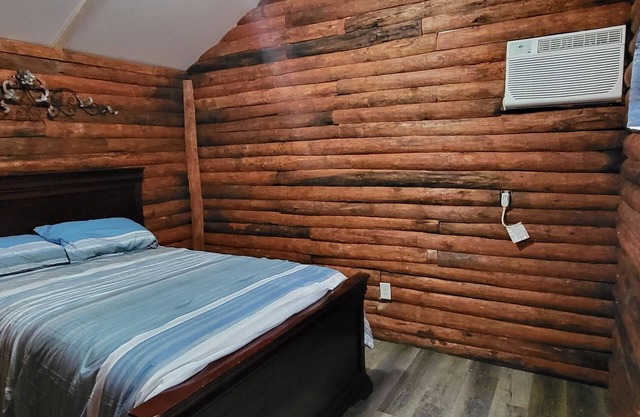 Whiskey Ridge Cabin -East Bernstadt 7min from Wildcat ATV Park on SXS.