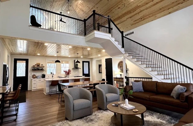 Whiskey Ridge Cabins- Hocking Hills Luxury Cabin