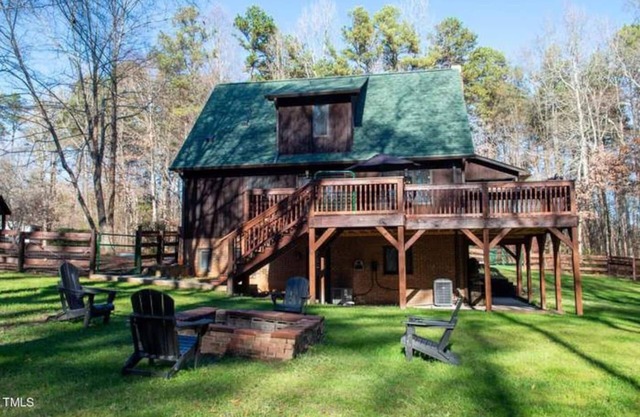 This cabin is a 3 bedroom(s), 3.5 bathrooms, located in Greensboro, NC.