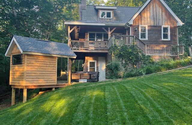 Whisper Creek Lodge! Suite de niveau inférieur!