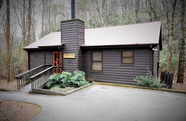 Whispering Creek Cabin - Wifi, bain à remous, belvédère de Creekside