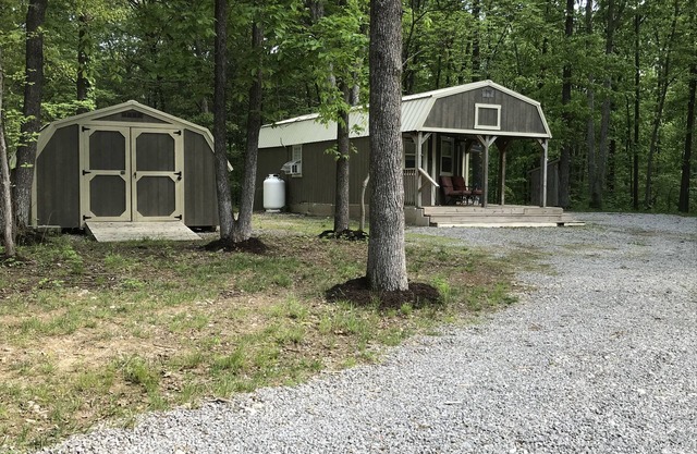 Whispering Oaks - Cozy cabin in the woods
