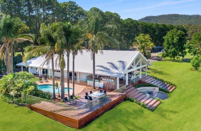 MAISON PRINCIPALE DE WHISPERING PINES + CHALET, Far Meadow, Berry & Surrounds - 16 h 00 le dimanche!