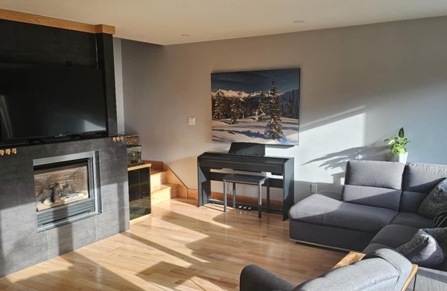 Whistler Family Chalet - Sleep 8