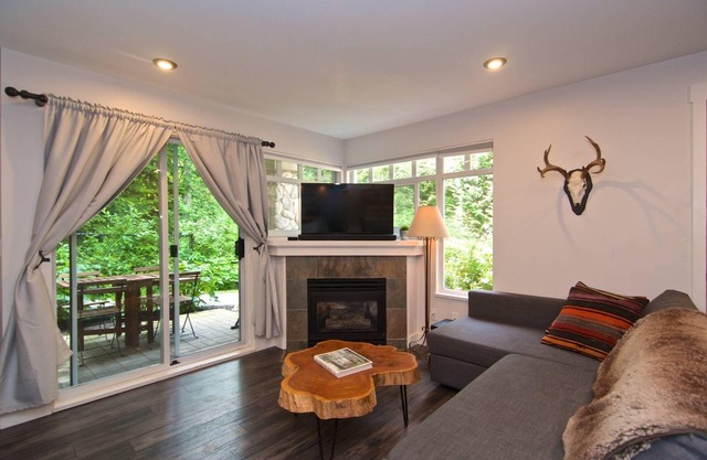 Whistler Hide-away: A real treasure, beautifully renovated, peaceful private setting