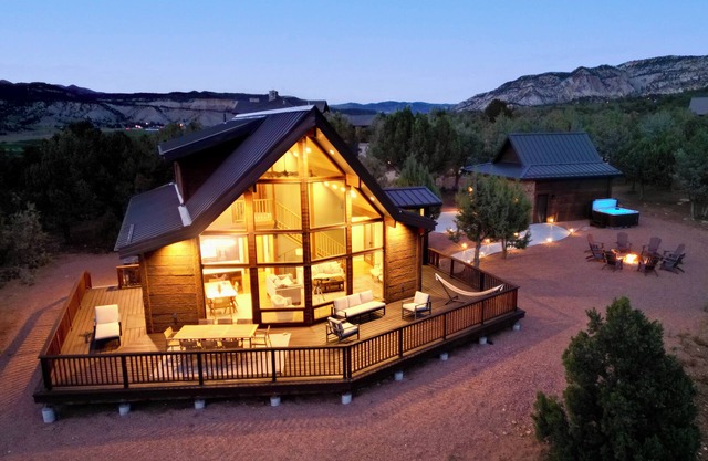 Panoramic, unobstructed views of the White Cliffs, Mountains, and Long Valley.