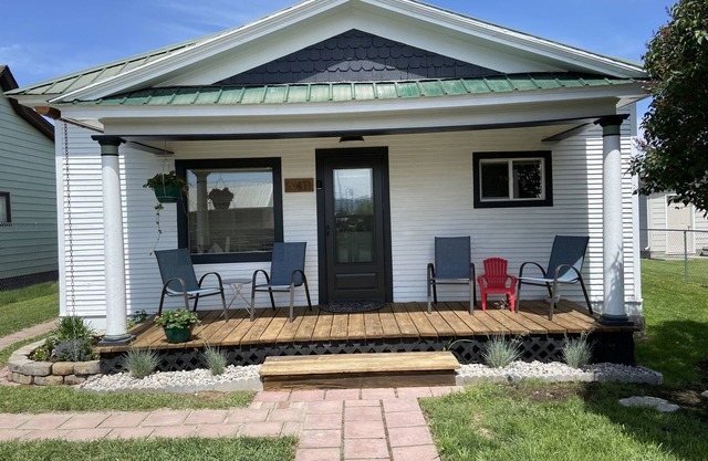 White Cottage Retreat