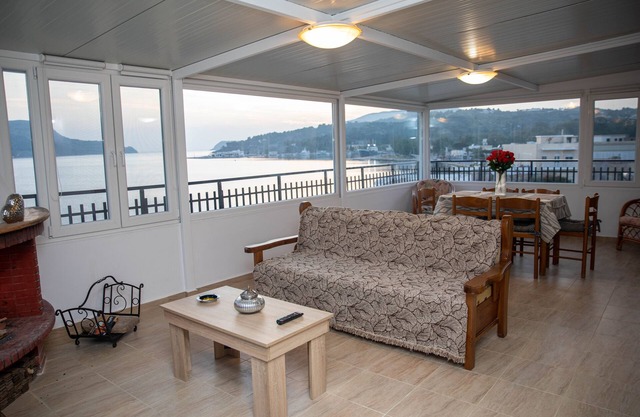 White Heaven Marina View. Studio Near the Lakki Port.