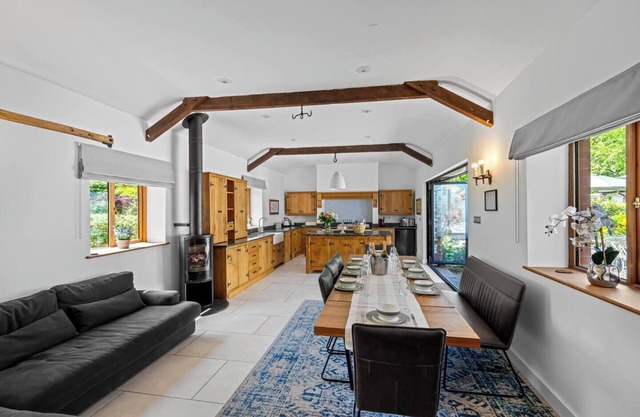 White Horse Farmhouse - Luxury Retreat