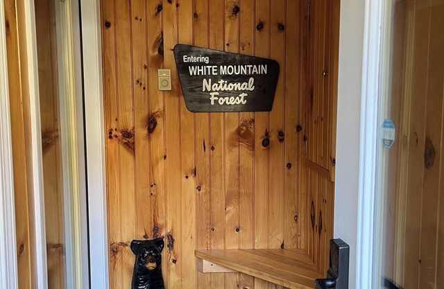 White Mountain Retreat Base Camp for Hiking, Biking and River fun!