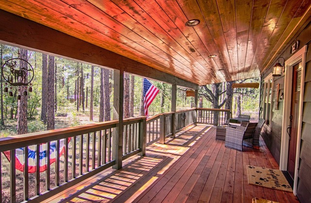 White Mountain Retreat w / Jacuzzi - regardez notre vidéo!