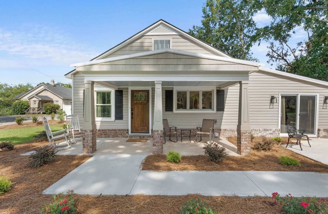White Pine Cottage - Close to the Blue Mile!