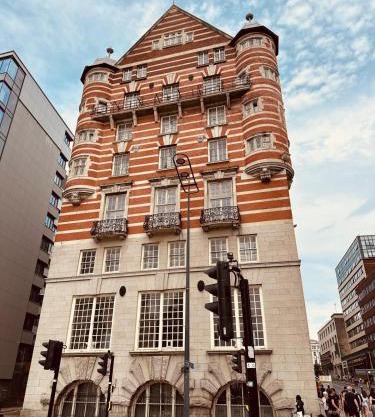 White Star Line Hotel