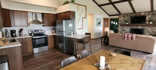 White Star Point by Simple Life Rentals