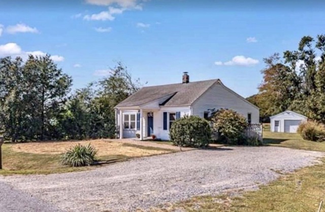 White Stone Cottage with WiFi/Dog Friendly