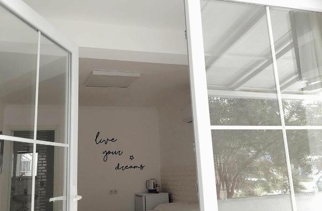 White Suite Rooms