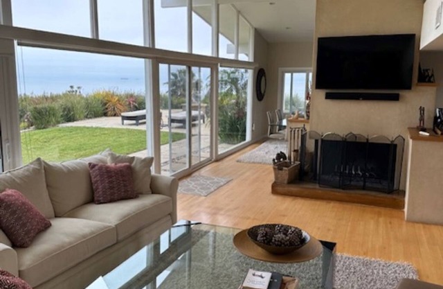 White Water Views from this amazing 3 bedroom 2 3/4 bath cliff top Malibu House