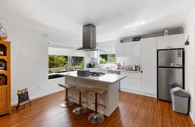 White Willow Escape: Come and discover the charms of White Willow Escape