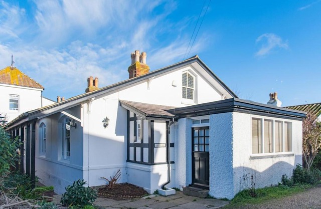 Whitecliff by Keepers Cottages