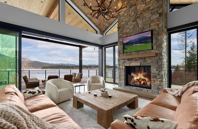 Whitefish Lakefront Luxury sleeps 16, private dock