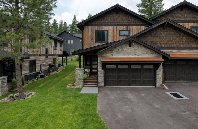 Whitefish Lynx Run Town House Private Hot Tub