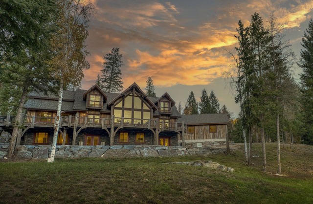 Whitefish Outpost: Rustic Luxury Retreat