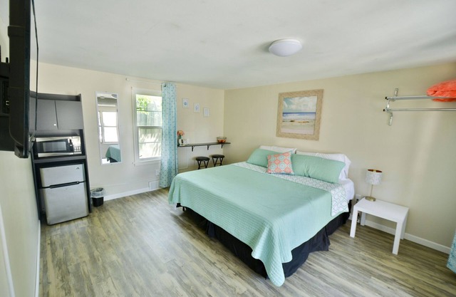 Whitehall Cottages Boutique Motel # 9 - Lit king