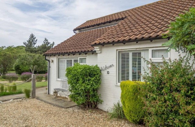 Une propriété de plain-pied luxueusement rénovée dans le centre de Brancaster