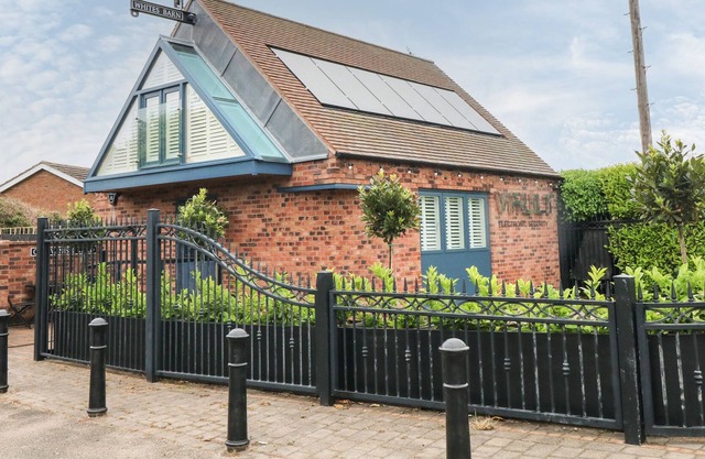 Whites' Barn, GLAPWELL