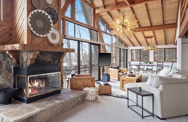 Whitetail Lakeside Retreat by Innsbrook Vacations!