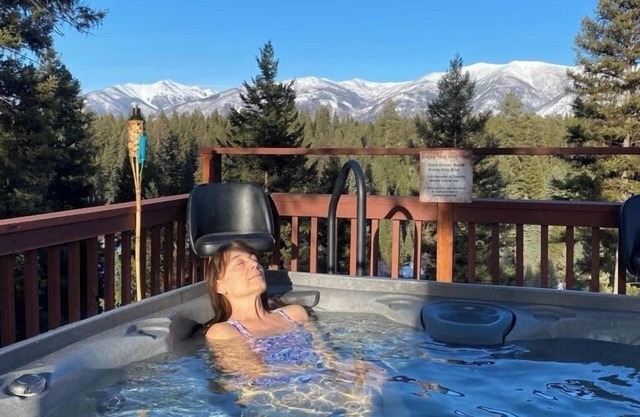 Whitetail View, Secluded, Hot Tub-Spectacular View.