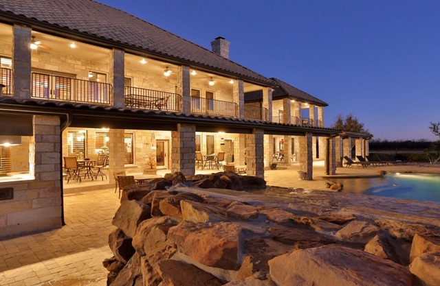 >>> Qui veut se coucher comme un milliardaire?<<< West Texas Mansion - près d'ABILENE
