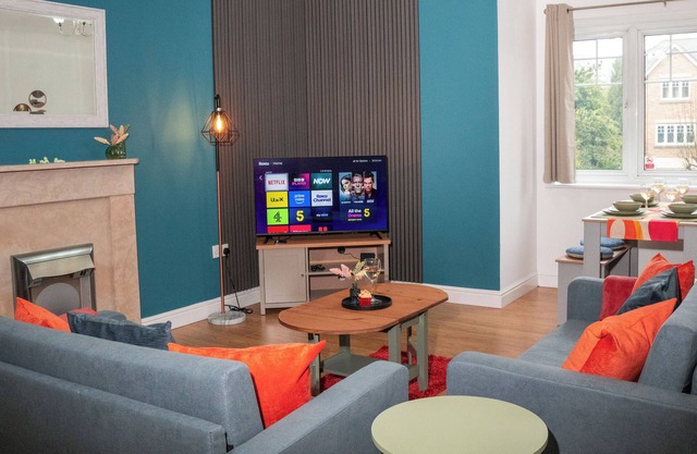 Whole Apartment | 2Bed & 2Bath | Professionals|Contractors|Parking|City-10mins
