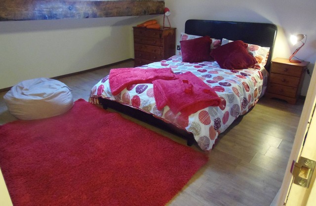 Toute la maison - 3 chambres à coucher, cuisine et salle de bain partagées