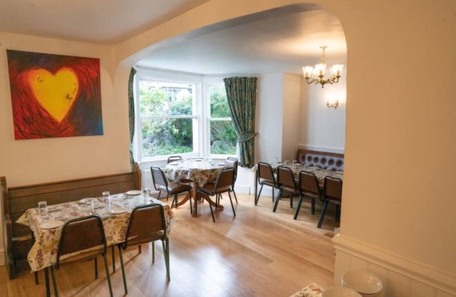 Whole House - Llandudno Hostel
