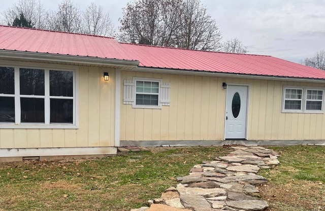 Whole House an 20 Acres near Buffalo River