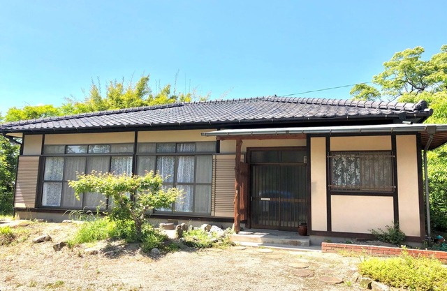 Whole house rental / Ogi Saga