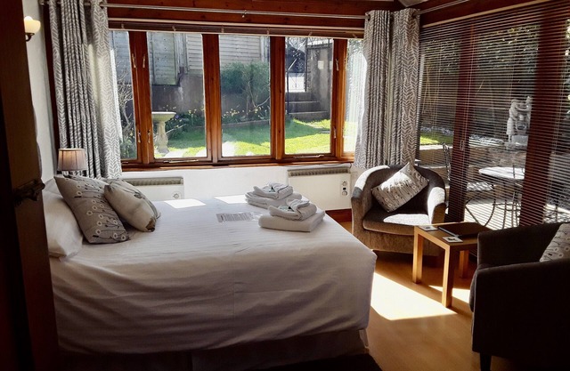 studio caché délicieux lumineux aéré B & B attenante