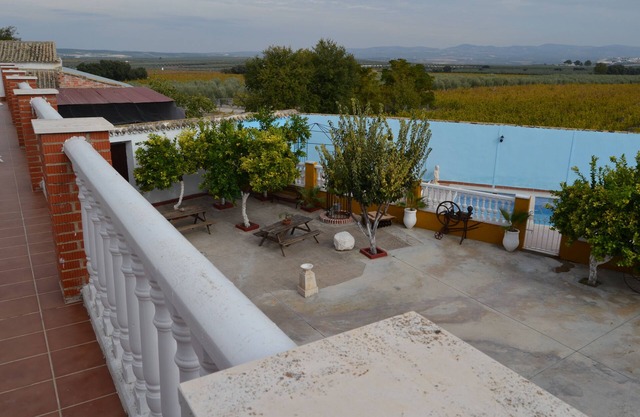 Large cortijo-lagar, situé dans le centre géographique de l'Andalousie.