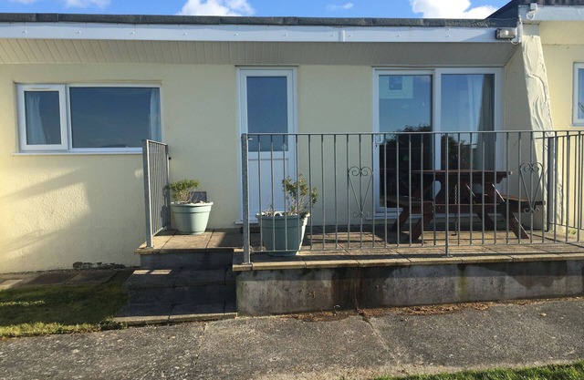 Widemouth Waves Holiday Chalet